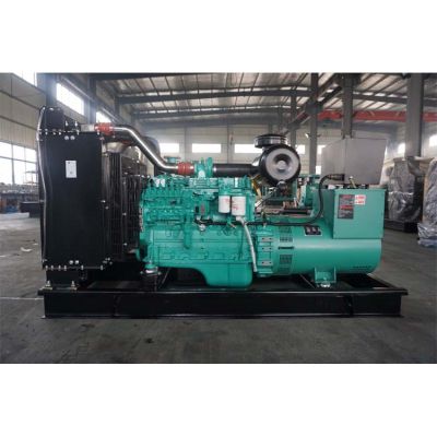 120kw東風(fēng)康明斯柴油發(fā)電機(jī)組-東風(fēng)康明斯6缸柴油機(jī)6BTAA5.9-G12柴油發(fā)電機(jī)組,缸徑/行程：102/120mm,柴油發(fā)電機(jī)組水冷發(fā)動(dòng)機(jī)功率140KW,柴油發(fā)電機(jī)組配套馬拉松斯坦福發(fā)電機(jī)。廠價(jià)直銷歡迎選購(gòu)：13773399855。
